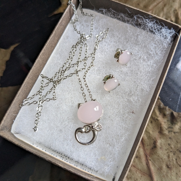 Silver cat necklace and earrings - Picture 2 of 6